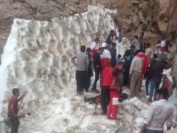 مرگ زن و شوهر اصفهانی براثر ریزش یخچال‌های طبیعی گردنه بیژن سی‌سخت
